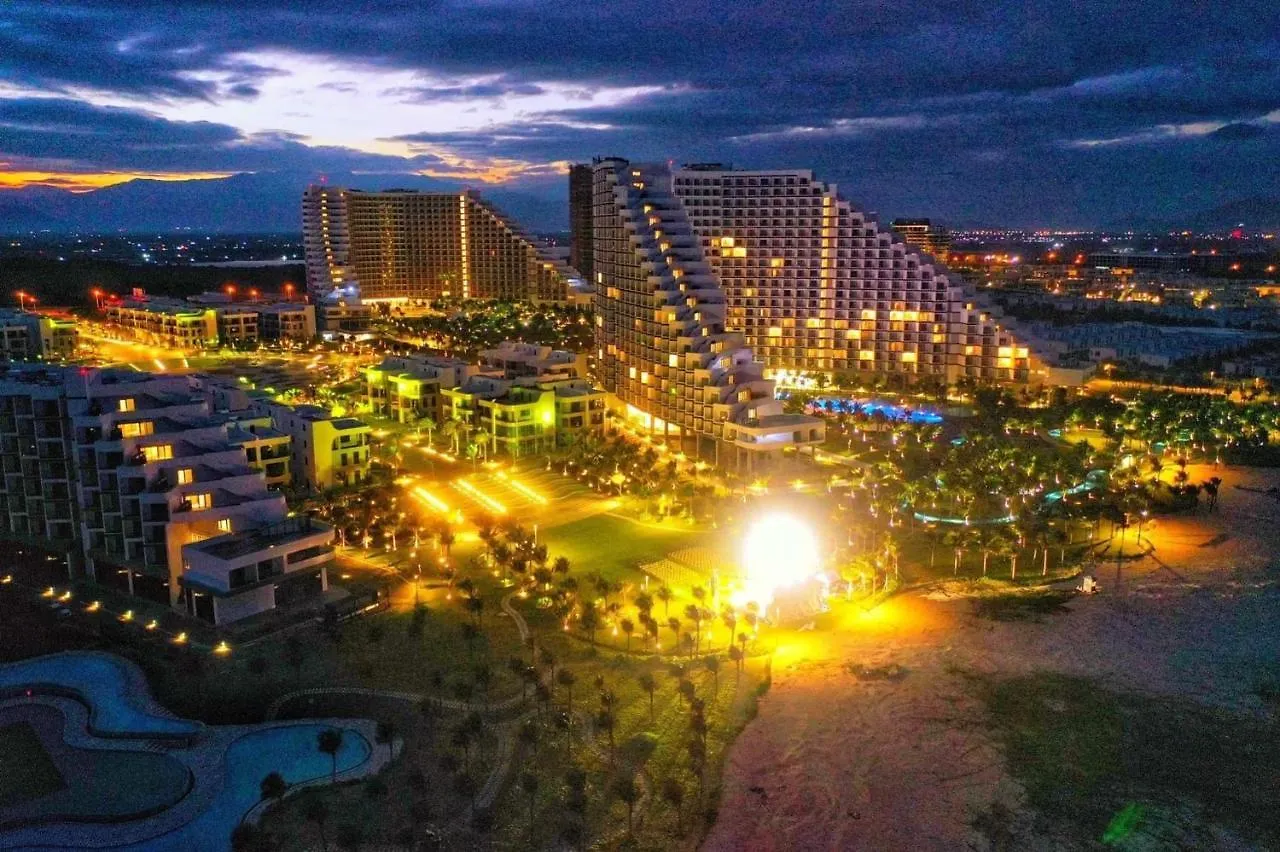 Sea Moon Cam Ranh Beach House