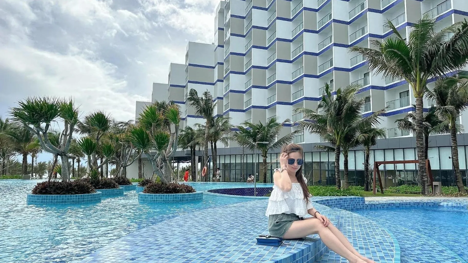 Apart Otel Sea Moon Cam Ranh Beach House Vietnam
